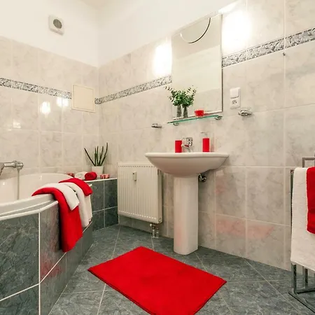 아파트 Apartman Kristyna